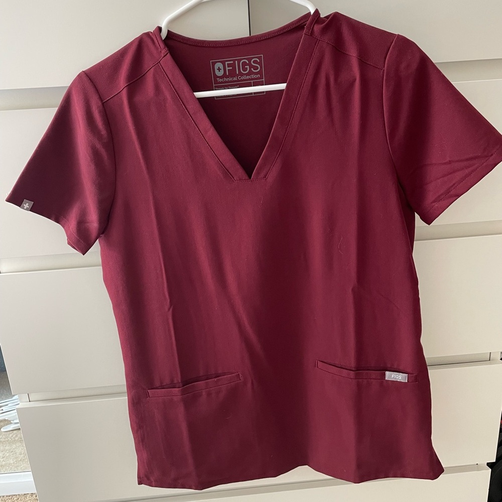 Figs Burgundy Three pocket scrub top (XS)